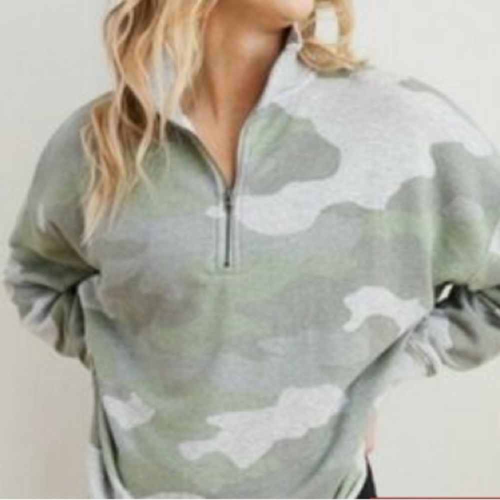 Aerie grey and camo half zip. Size medium. Like new!